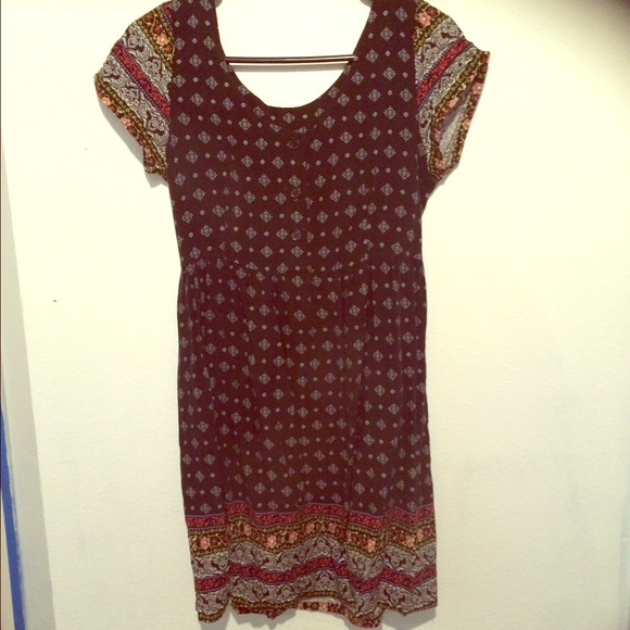 Adorable lightweight patterned dress!