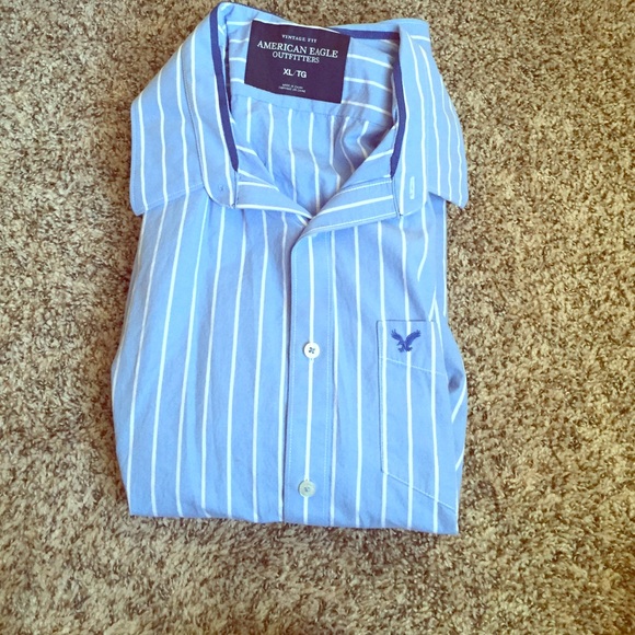 American eagle men button up