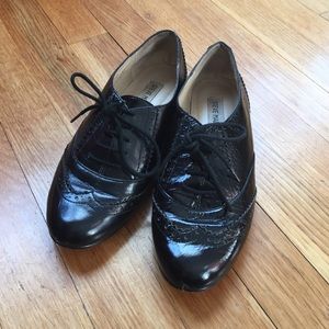 Steve Madden Black Paten Leather Oxfords