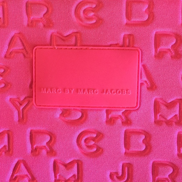 Authentic Marc Jacobs laptop case - Picture 3 of 3