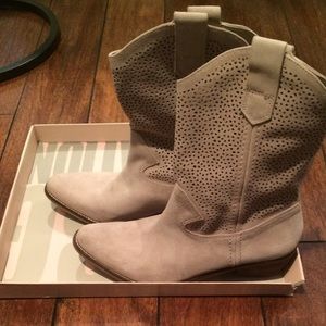 BCBG Cowgirl Boots Size 9 1/2