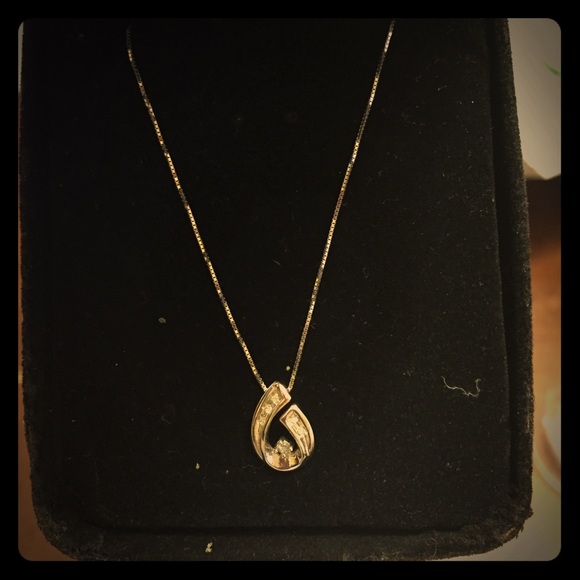 Gordon's silver diamond necklace