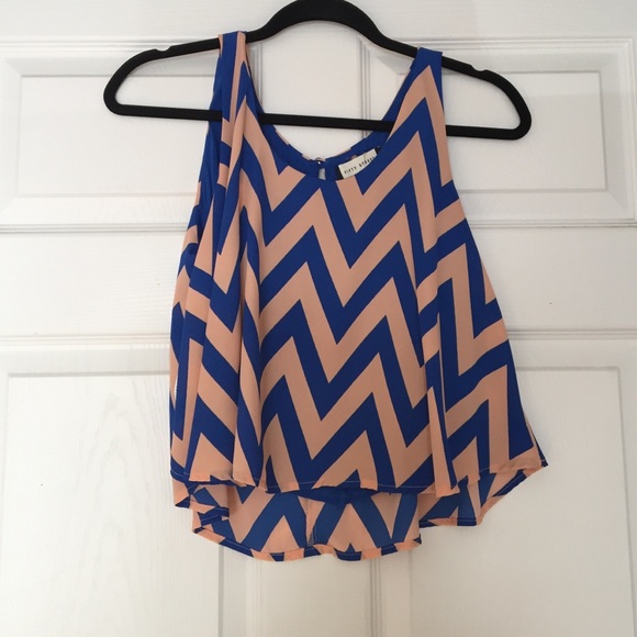 Crop top - Picture 1 of 1