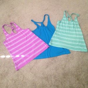 3 GAP tank tops 💗💙💚
