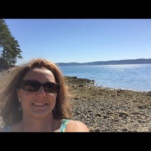 Meet your Posher, Dawnette