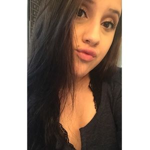 Meet your Posher, Alexis