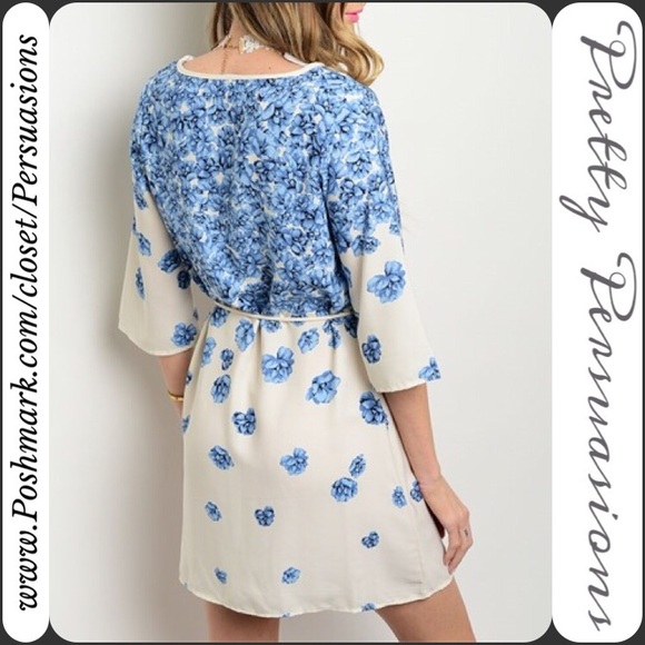 SOLD OUT 🌻NWT Ivory & Blue Floral V-Neck Dress - Picture 2 of 2