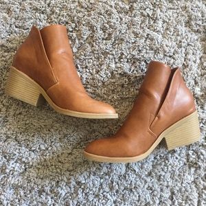 SALE❗️New Tan Booties!