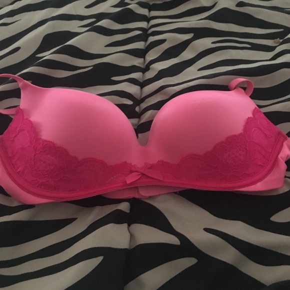 Victoria's Secret knockout Balconet push up bra