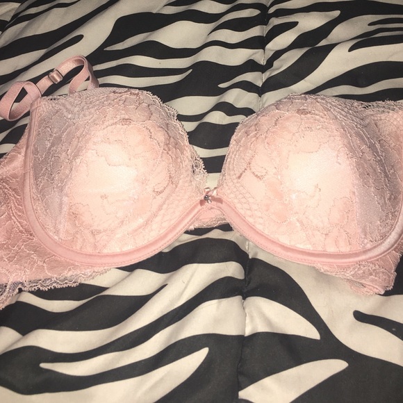 Blush Victoria's Secret Push Up Plunge Bra