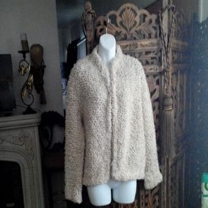 Woven deeply Jacket  cream in color