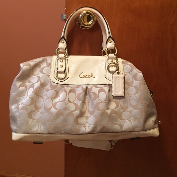 AUTHENTIC coach purse