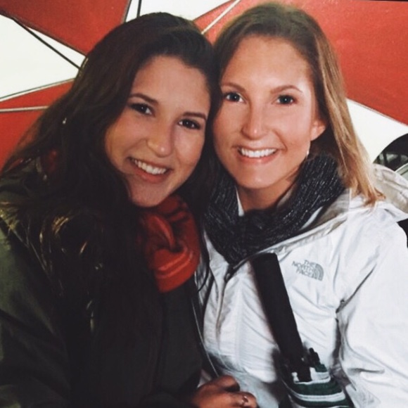 Meet your Posher, Danielle - Picture 1 of 1