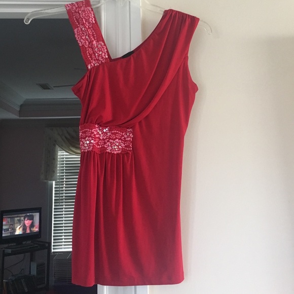 Daytrip Buckle red lace strap top