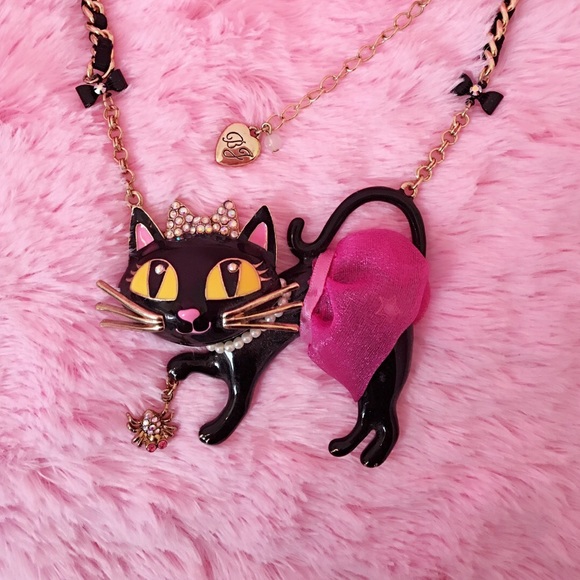Betsey Johnson kitty necklace