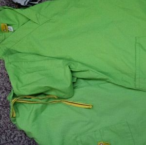 Wonder winks spread good cheer scrub set