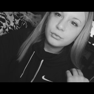 Meet your Posher, Mackenzie