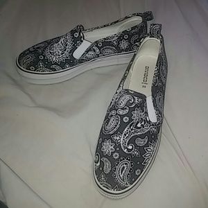 H&M Bandana Platform