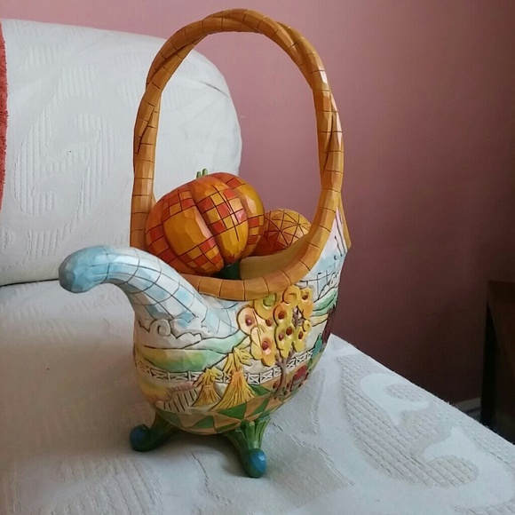 Beautiful fruit basket perfect gift as a dinner ta - Picture 3 of 4