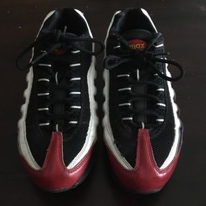 PRICE DROP!!!! Nike air max 95 in good condition.