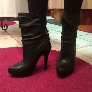 Report Signature black platform boots with buckle