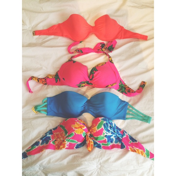 Victoria's Secret & arie suit tops!🌸