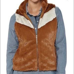 💕 24 hour sale 💕Patagonia Faux Fur Pelage Vest