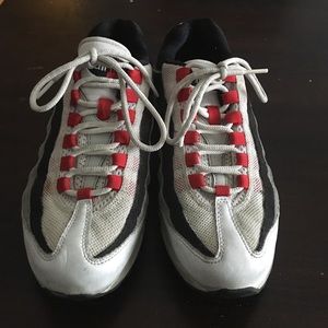 PRICE DROP!!!! Nike air max 95 in good condition