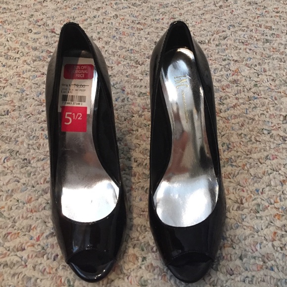 Open Toe Black Heel - Picture 1 of 2