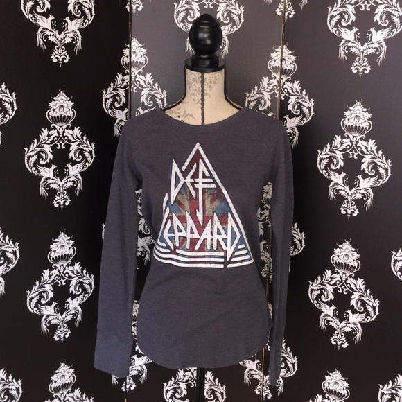 Def Leppard Tops - 🍀 Def Leppard grey thermal long sleeve shirt