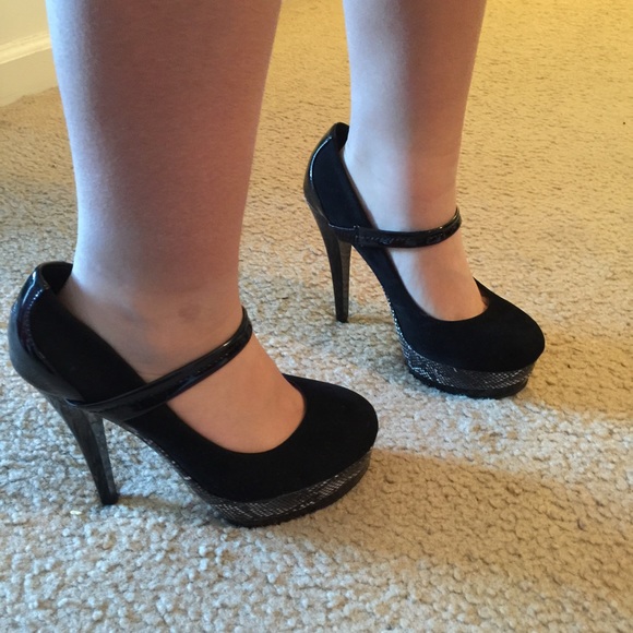 High heels shoes