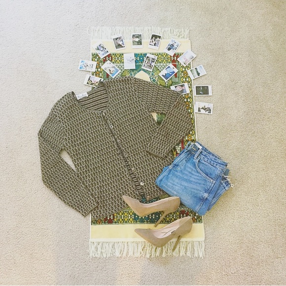 Vintage Sweaters - •• Vintage Hipster Oversize Adorable Cardigan ••