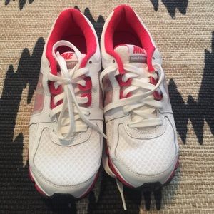 Women's Nikes NWOT