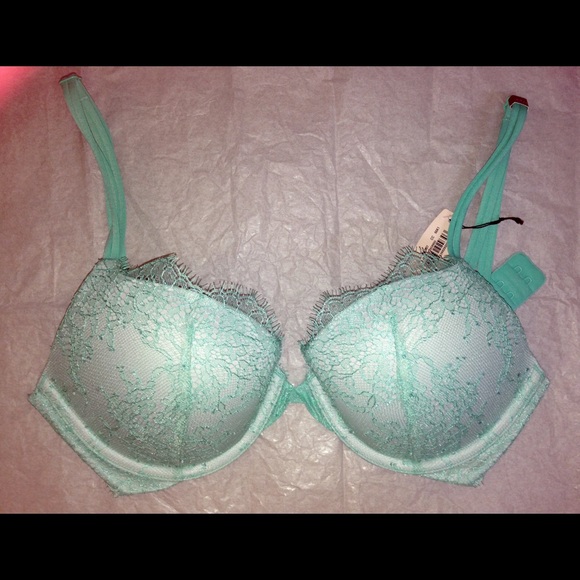 Victoria's secret bra size 32D