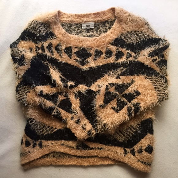 Tobi Sweaters - TOBI Fuzzy Cropped Sweater