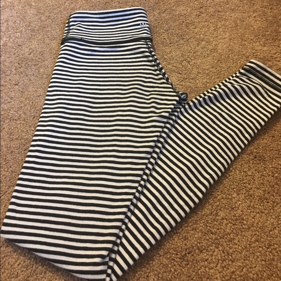 Lululemon 2 stripe leggings