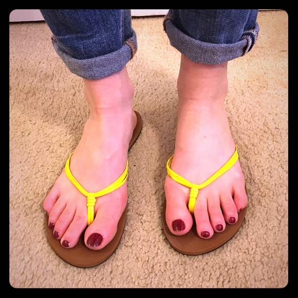 Yellow Reef flip flops