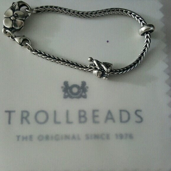 FLASH SALE!!TrollBead charm bracelet and clip