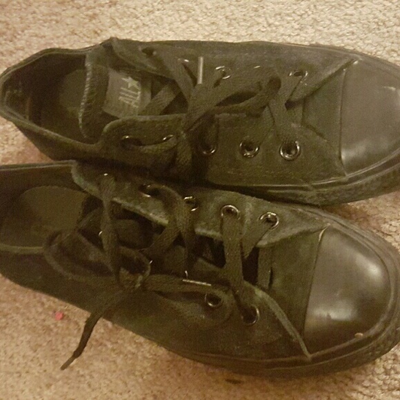 Shoes - Picture 1 of 3
