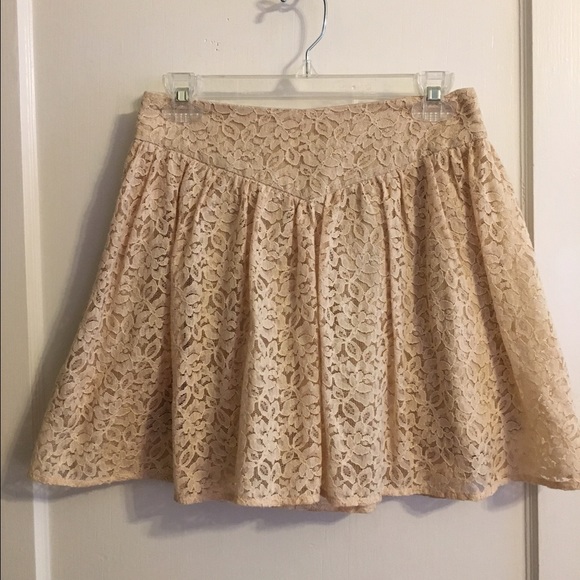 Lace skirt