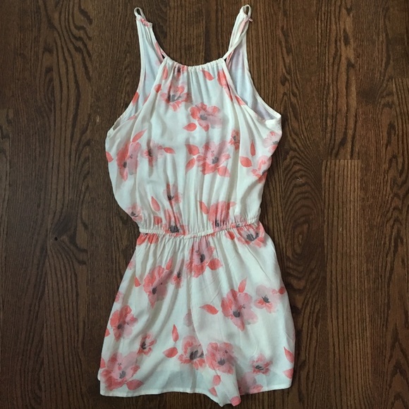 Hollister Dresses & Skirts - Floral Hollister Romper