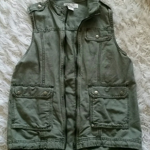 Super cute Lucky Brand vest