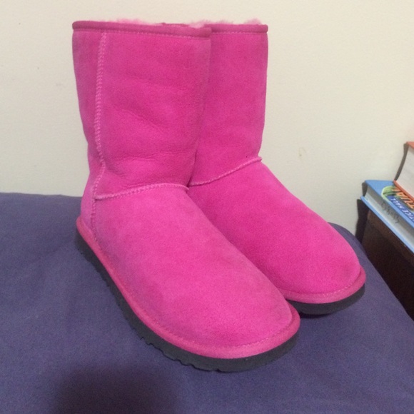 NWOB Neon Pink Classic Short UGG Boots
