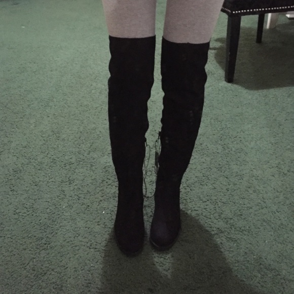 Black over-the-knee Boots