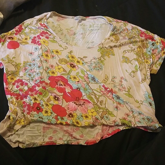 Loose crop top