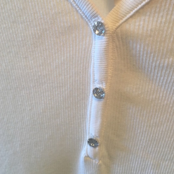 Basic White Tee button down - Picture 4 of 4