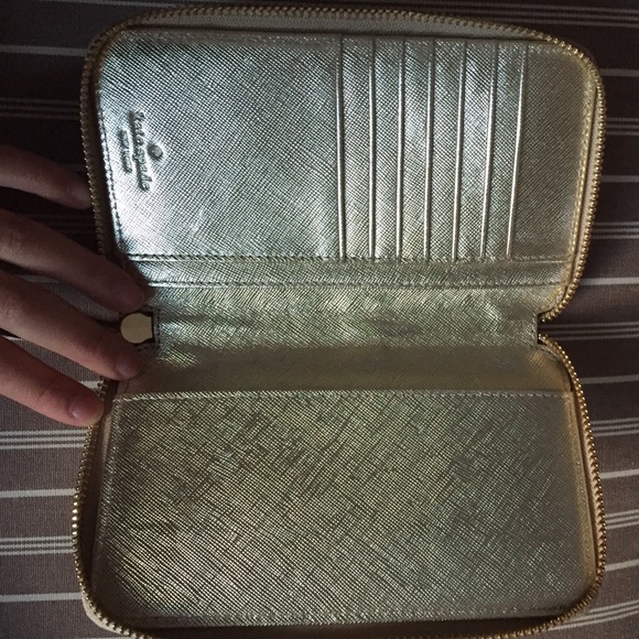 Kate Spade Laurie Wristlet - Picture 3 of 3