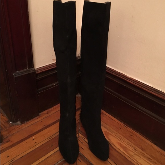 Brand new Kelsi Dagger suede boots