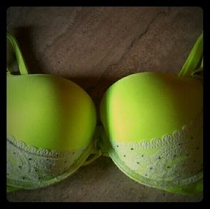 Victoria Secret Bombshell ( miraculous ) Bra
