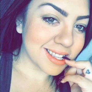 Meet your Posher, Gladys